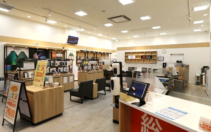 au Style イオンモールつくば内観